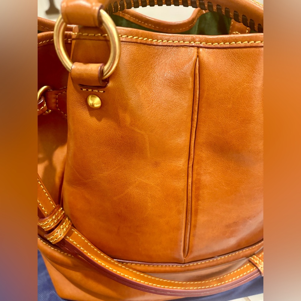 🧡 Authentic Dooney and Bourke Florentine Buckley Bag in Natural 🧡 - Picture 13 of 14